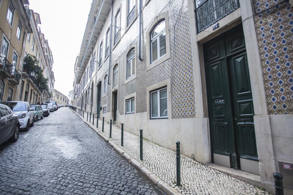 Breathtaking River View In Alfama Lisbon Luaran gambar